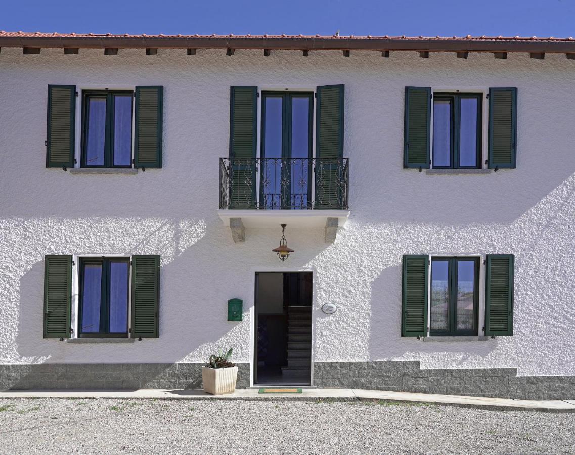 ホテル Cascina Riva Leggiuno エクステリア 写真